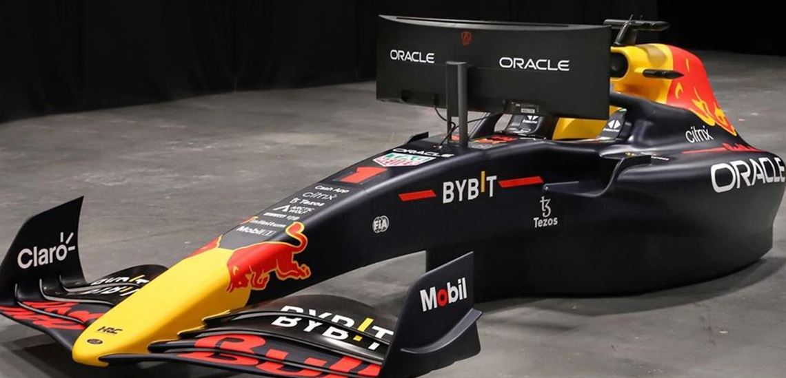 official-2022-red-bull-racing-rb18-f1-simulat