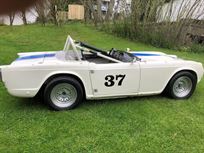 tr-4-vintage-racer-with-national-competition