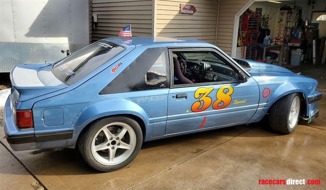 1990-ford-mustang-road-race-car