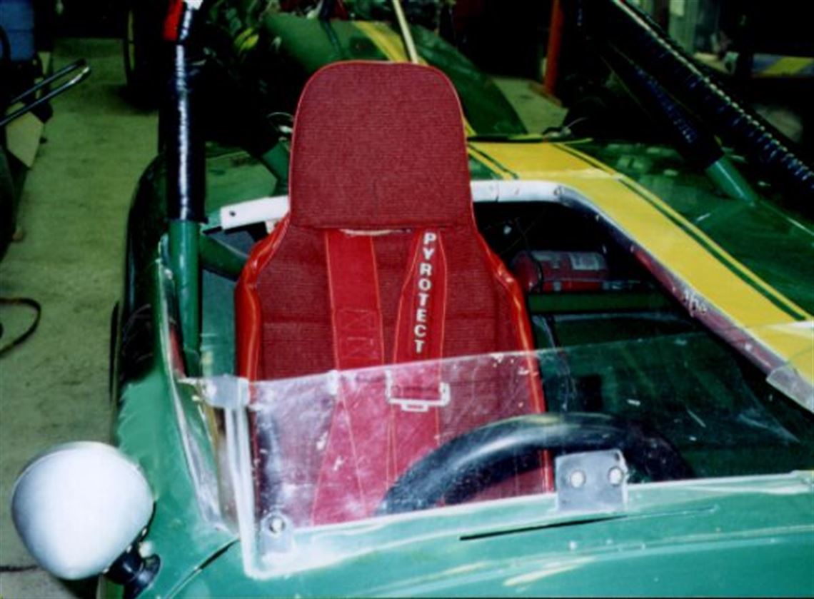 austin-healy-bug-eye-sprite-race-car