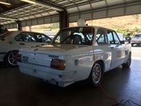 1974-bmw-2002-b-sedan-race-vara-california