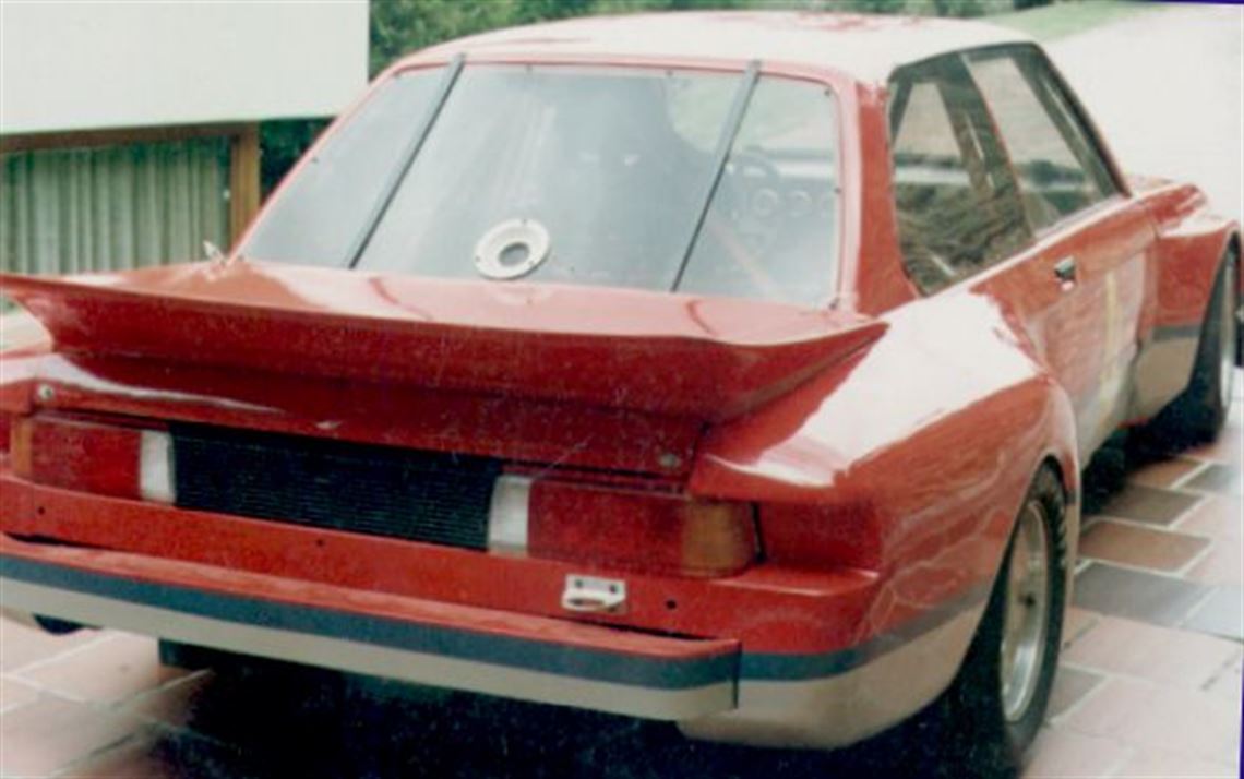 1985-bmw-320i-group-5-race-car