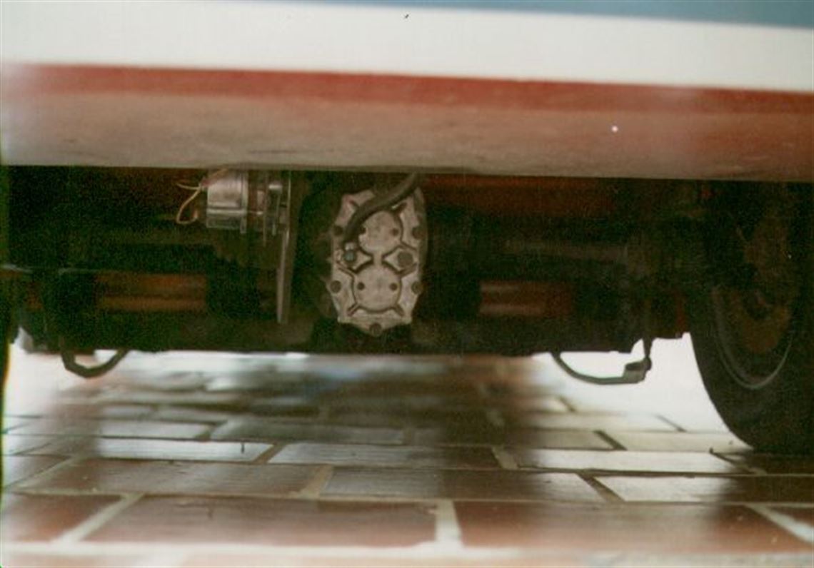 1985-bmw-320i-group-5-race-car