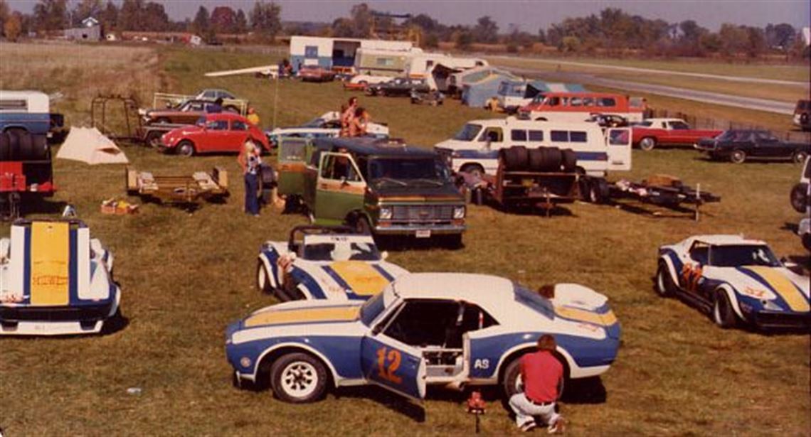 1969-chevy-corvette-l-88-imsa-camel-gto-race