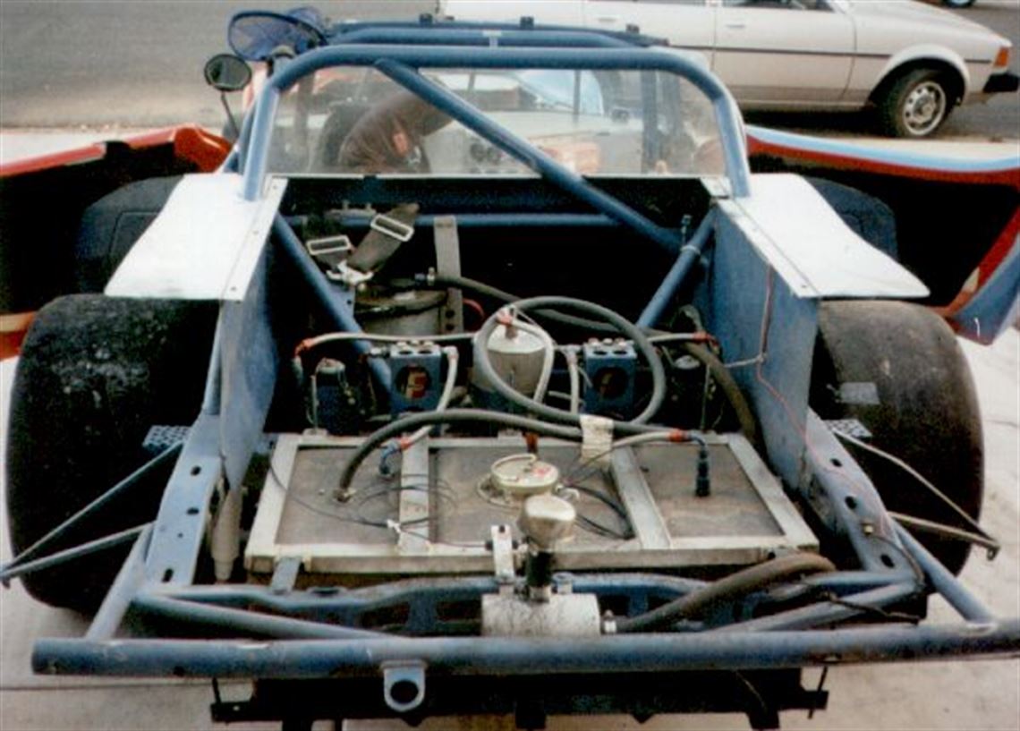 chevy-corvette-gt-1-race-car