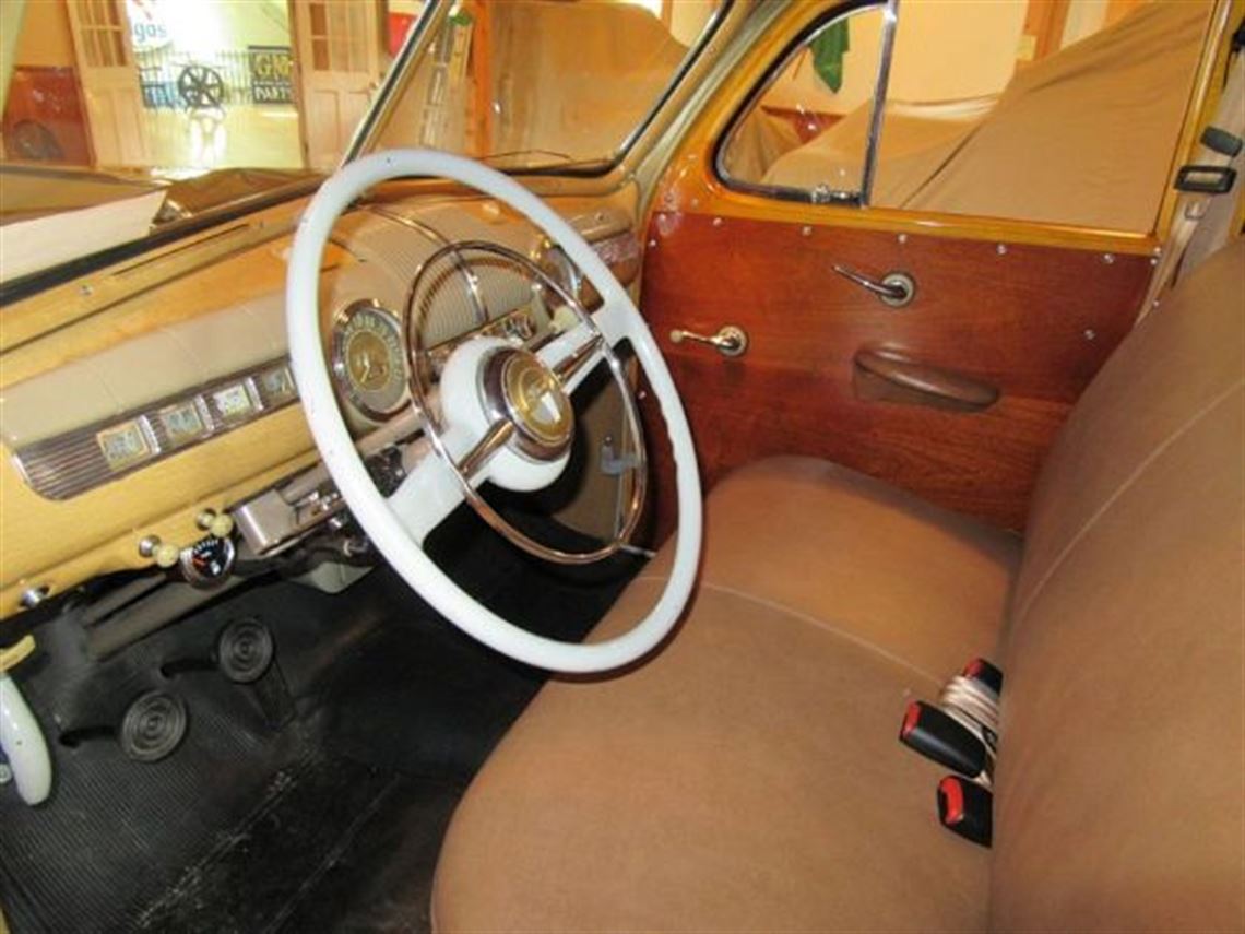 1948-ford-woody-deluxe