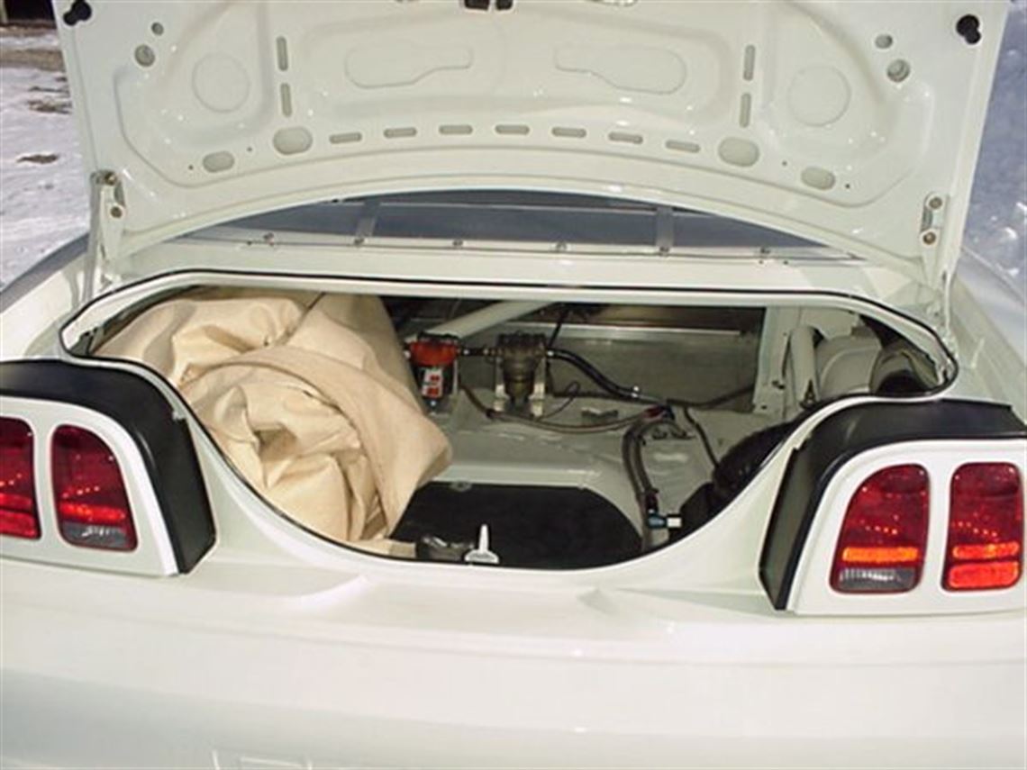 2000-world-challange-mustang-cobra