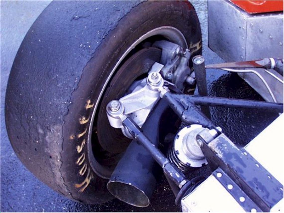 1982-lola-592s-sports-2000