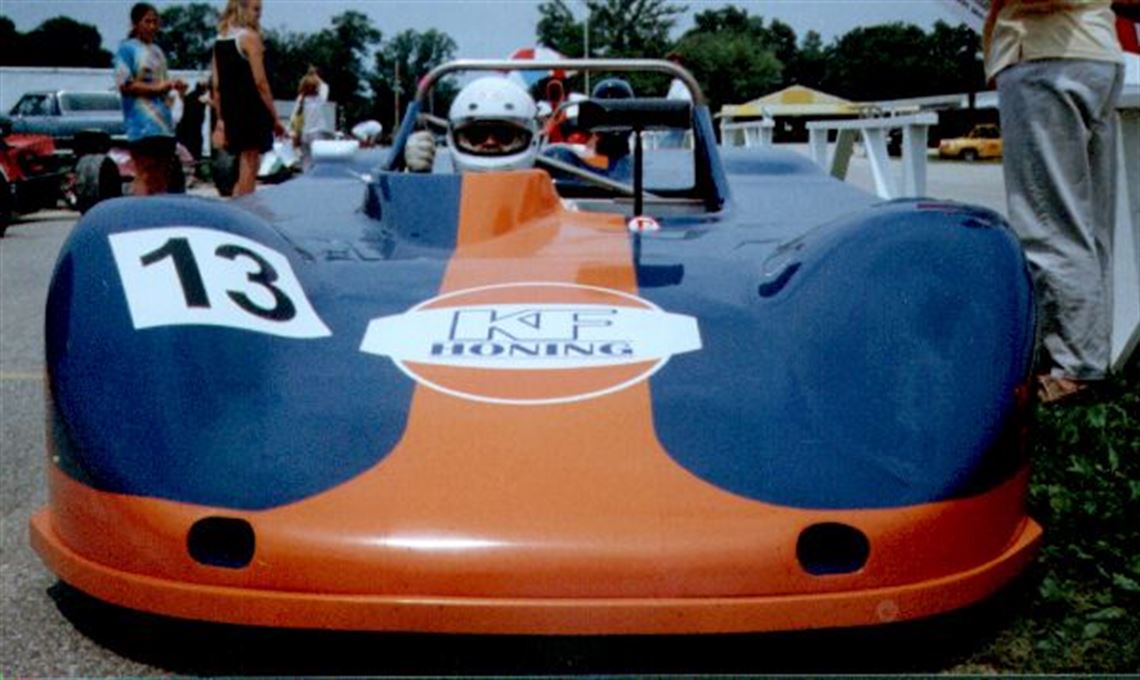 lola-t598-sports-2000-sports-racer