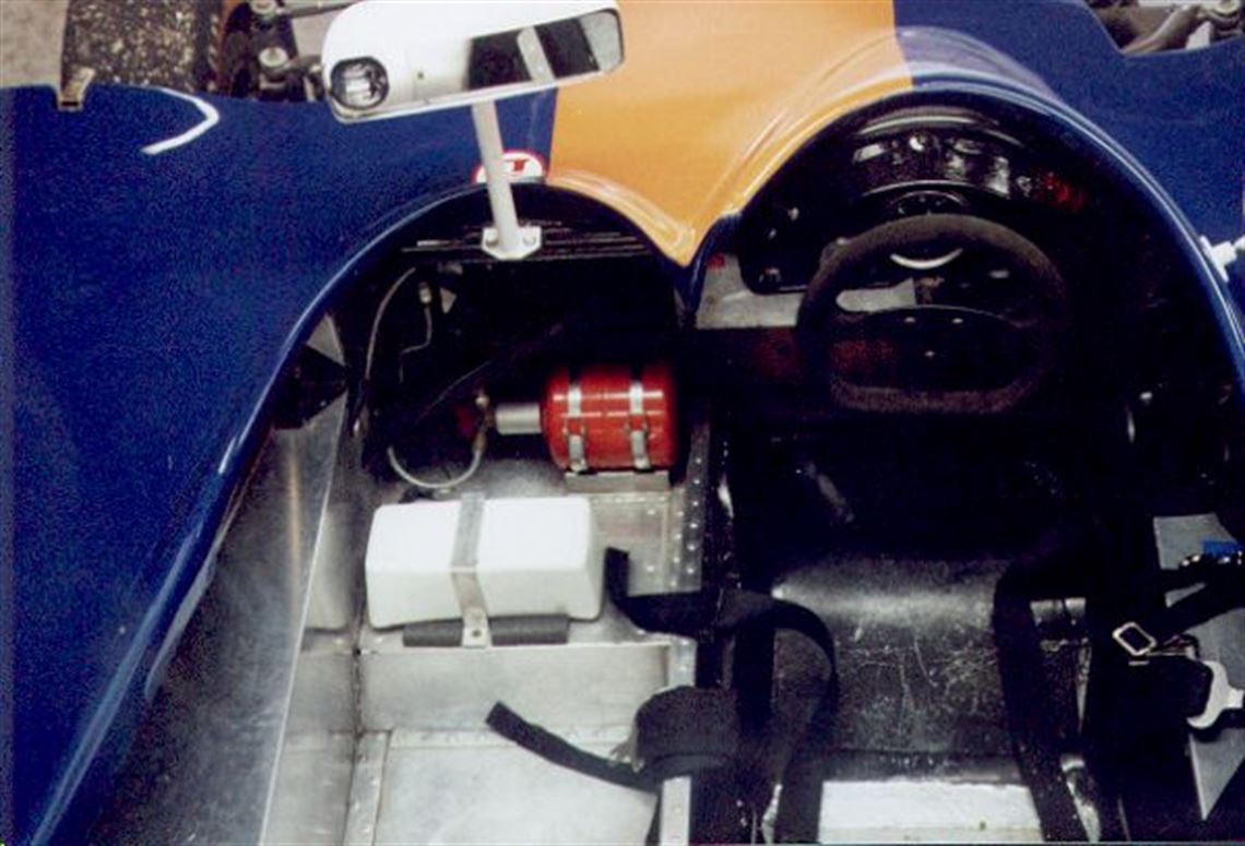 lola-t598-sports-2000-sports-racer