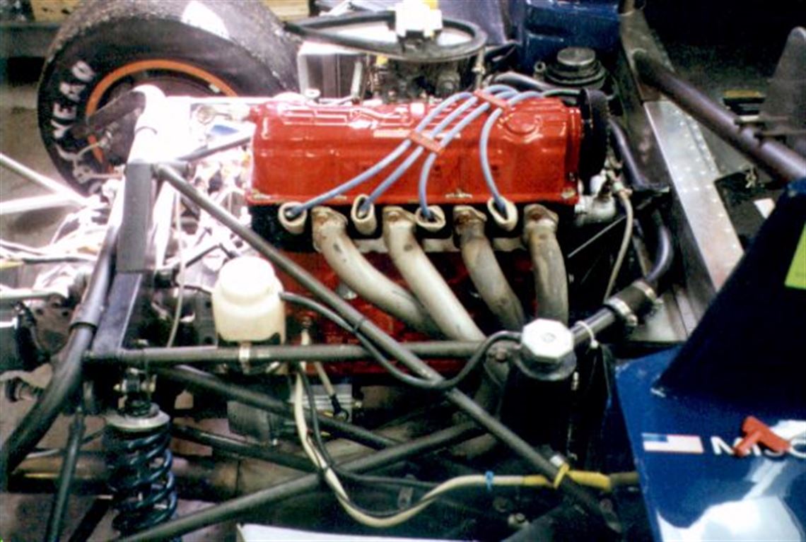 lola-t598-sports-2000-sports-racer