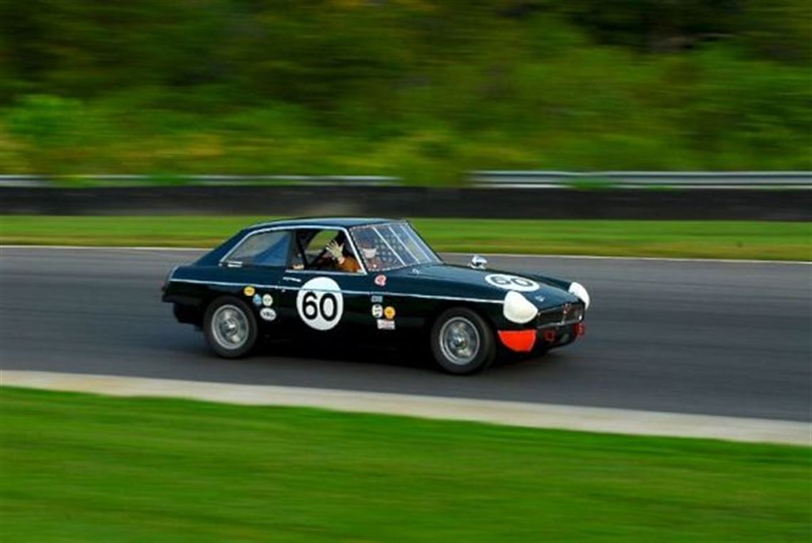 race-cars.com - 1967 MG B-GT Vintage Race Car