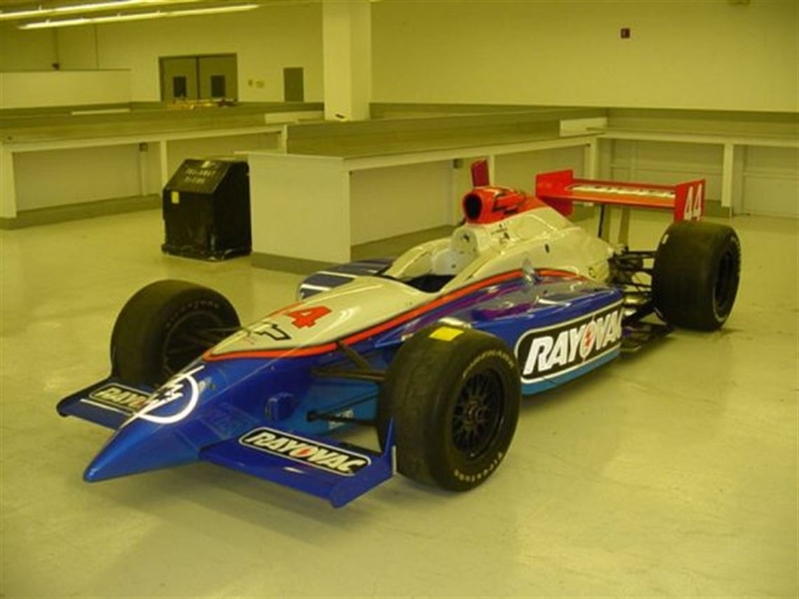 2002-dallara-ir2-running-race-car