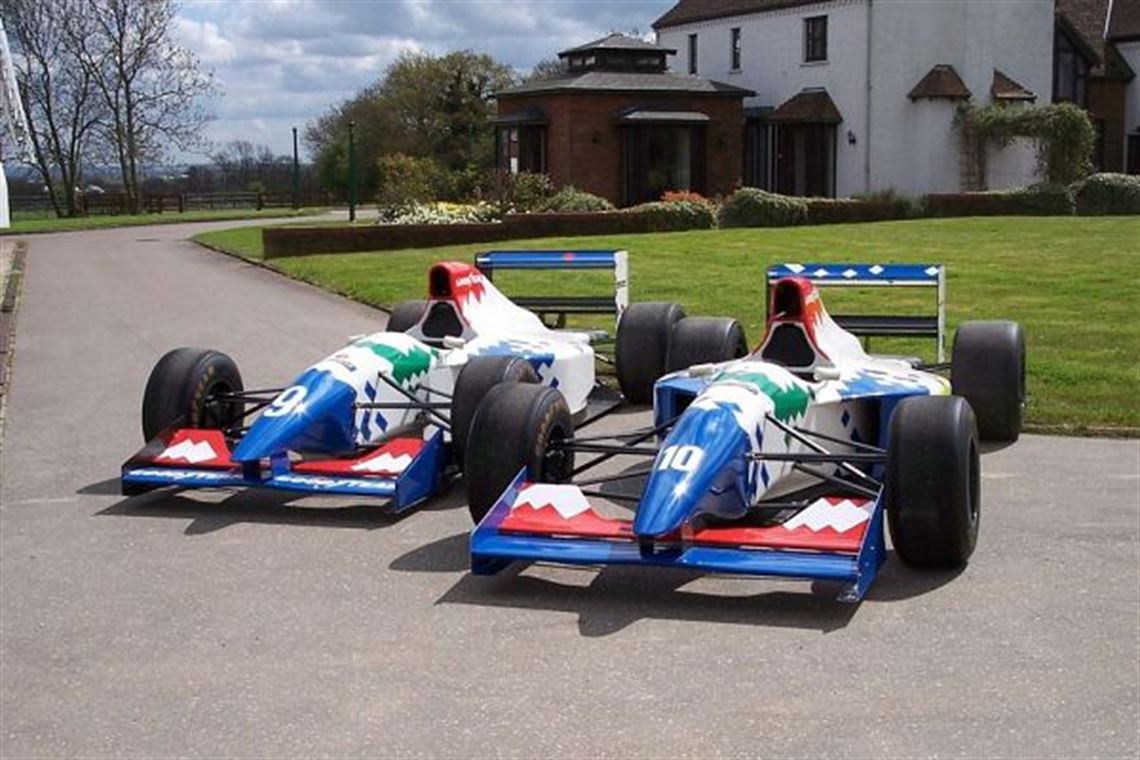 race-cars.com - 1994 Arrows FA-15 chassis No. 01 & 02 Ready to Run