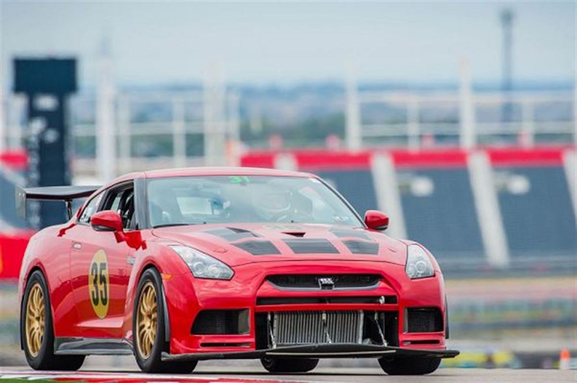 2009-nissan-gt-r-premium-edition