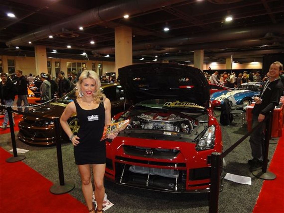 2009-nissan-gt-r-premium-edition