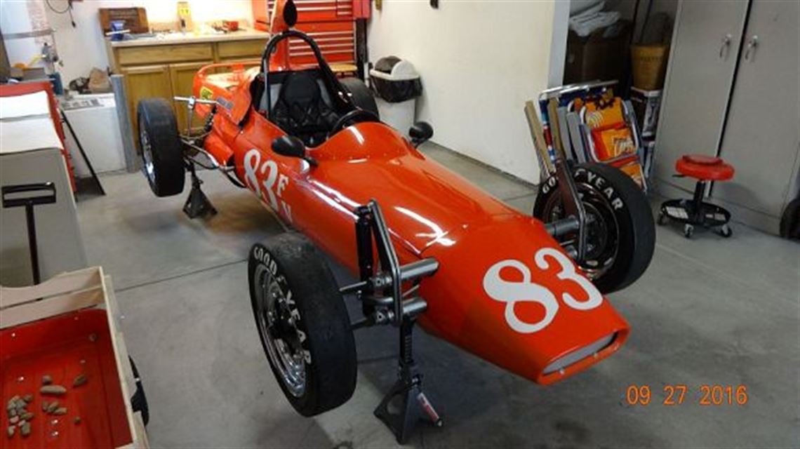 1964-race-car-associates-formula-vee-running