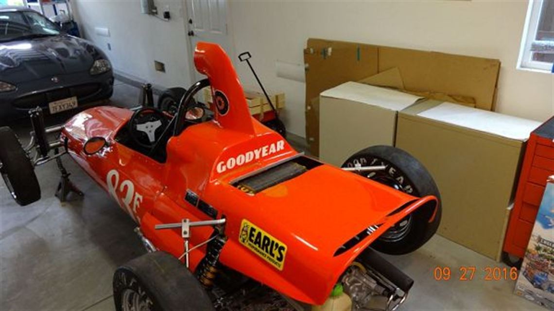 1964-race-car-associates-formula-vee-running