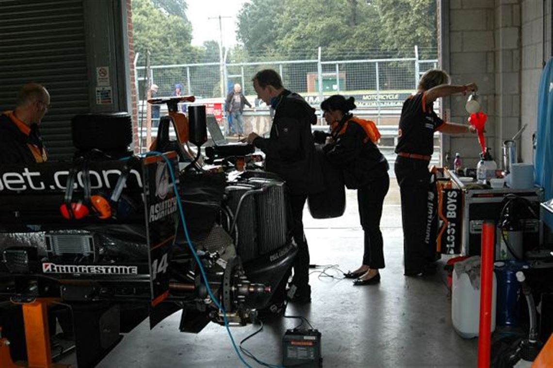 2000-arrows-a21-complete-and-race-ready