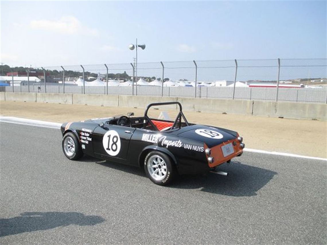 1967-datsun-2000-roadster