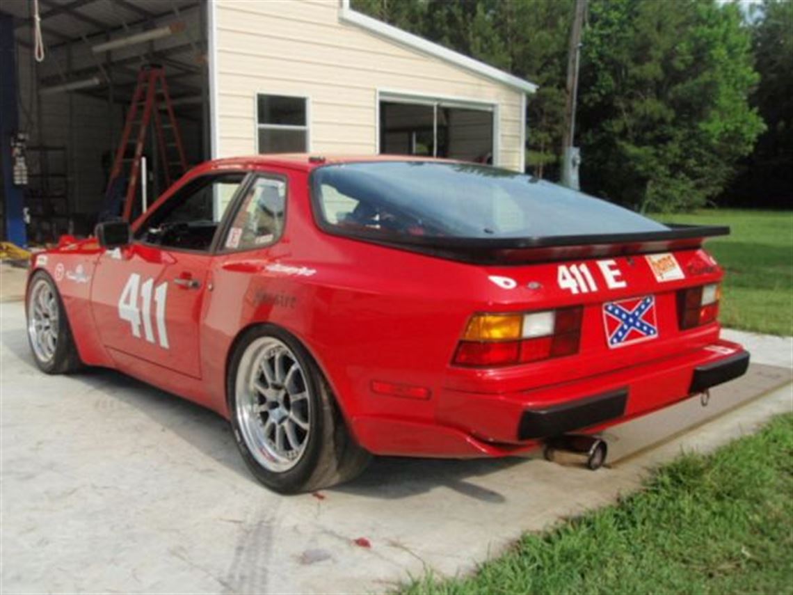 1987-porsche-944-turbo-ready-to-race