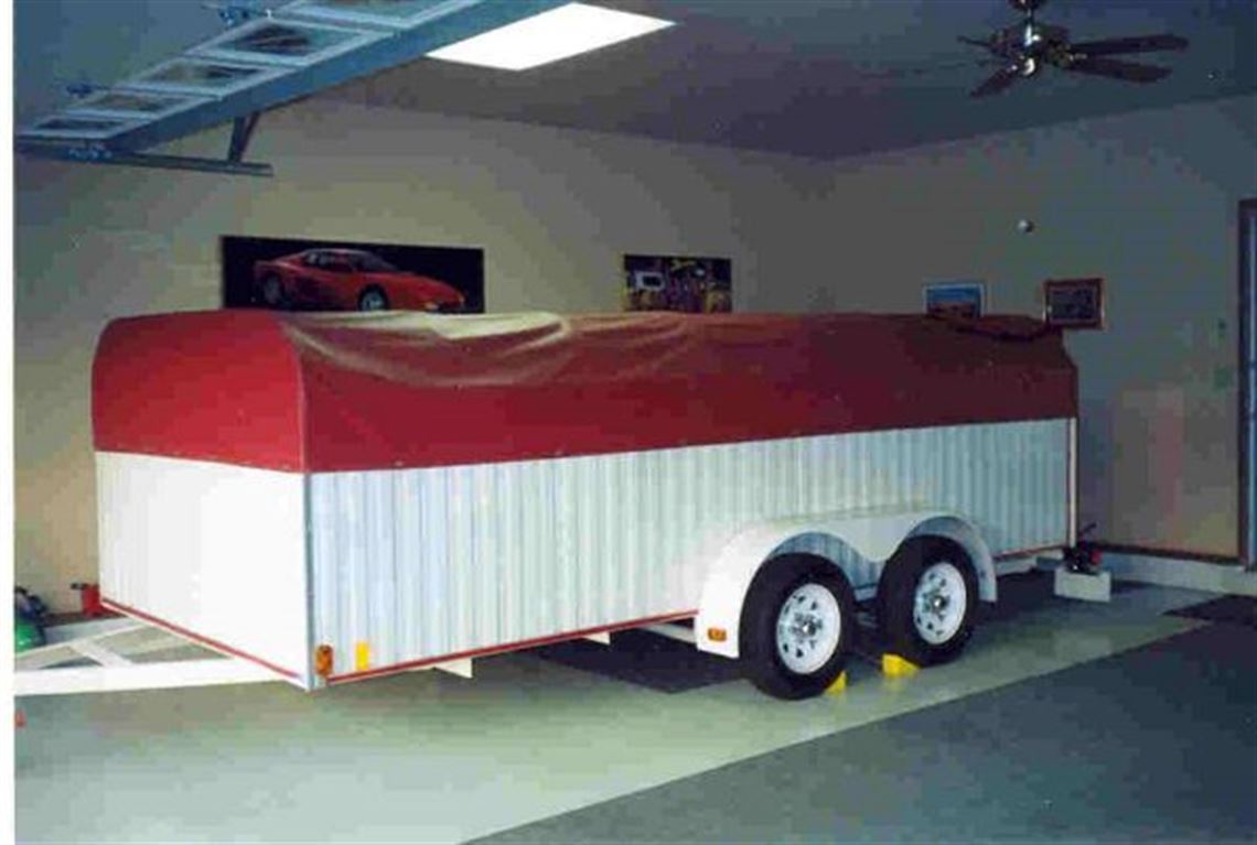 race-cars.com - 1992 Custom Trailers, Inc. Low Rider