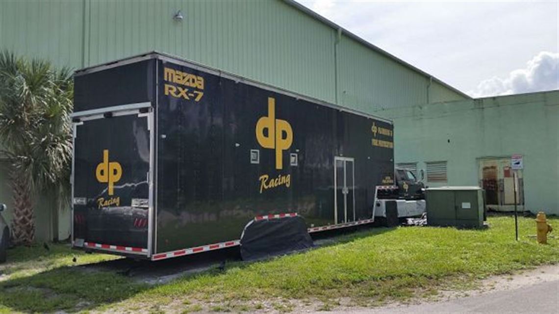 2008-united-gooseneck-stacker