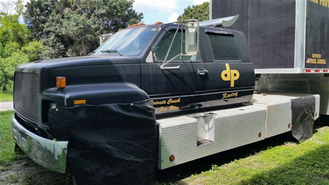 2008-united-gooseneck-stacker