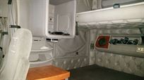 2002-kenworth-t2000-featherlite