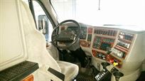 2002-kenworth-t2000-featherlite