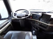 2014-volvo-show-hauler