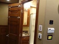2014-volvo-show-hauler