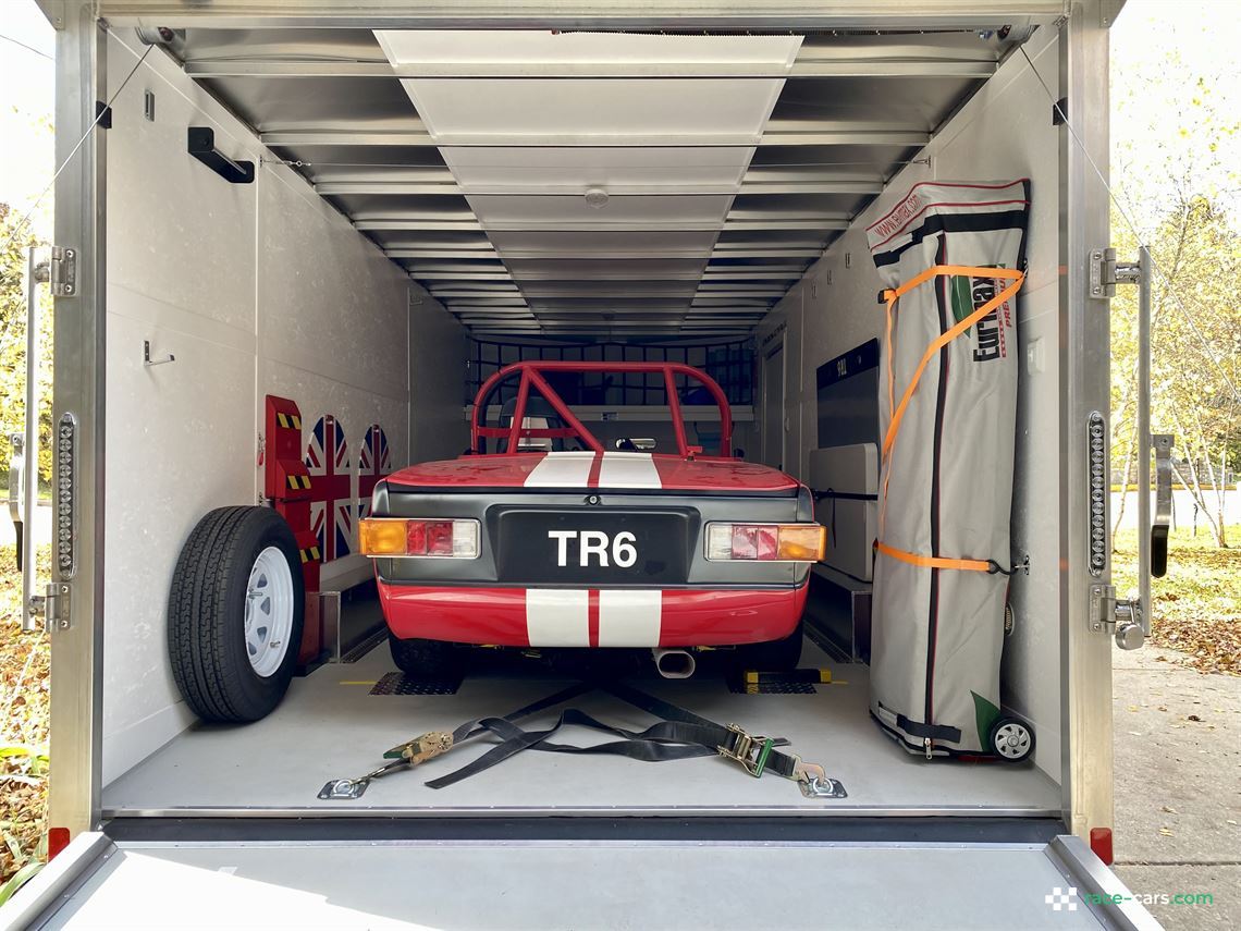 1971-triumph-tr6-race-car-wbravo-trailer