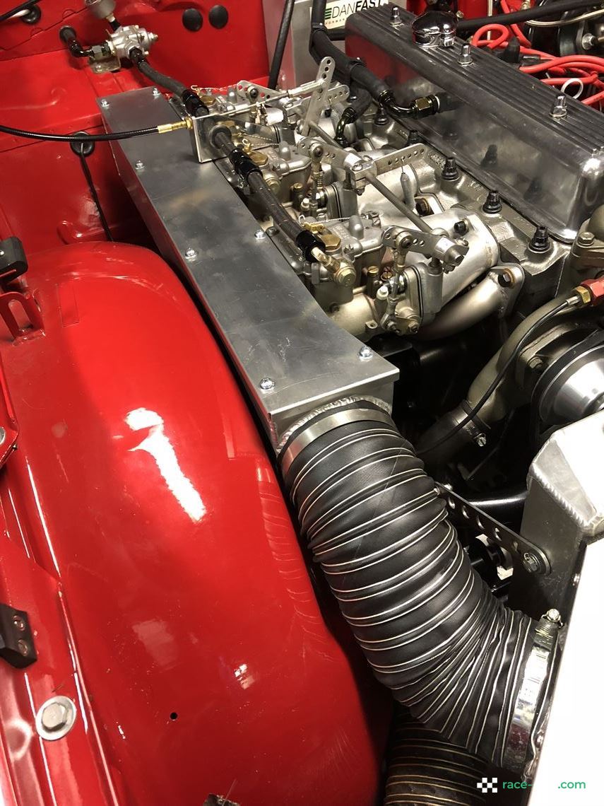 1971-triumph-tr6-race-car-wbravo-trailer