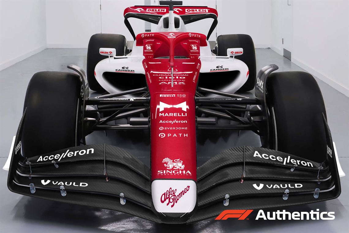 2022-alfa-romeo-f1-team-official-show-car