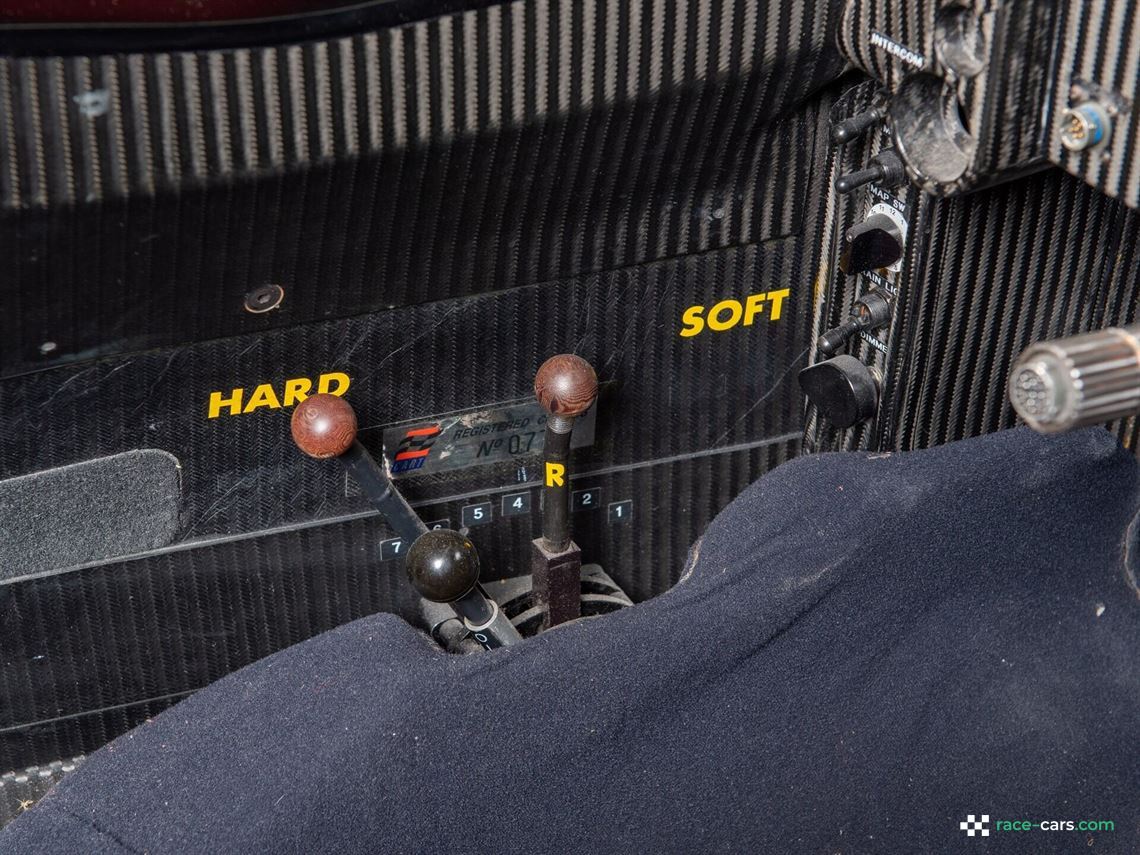 2002-lola-toyota-b0200