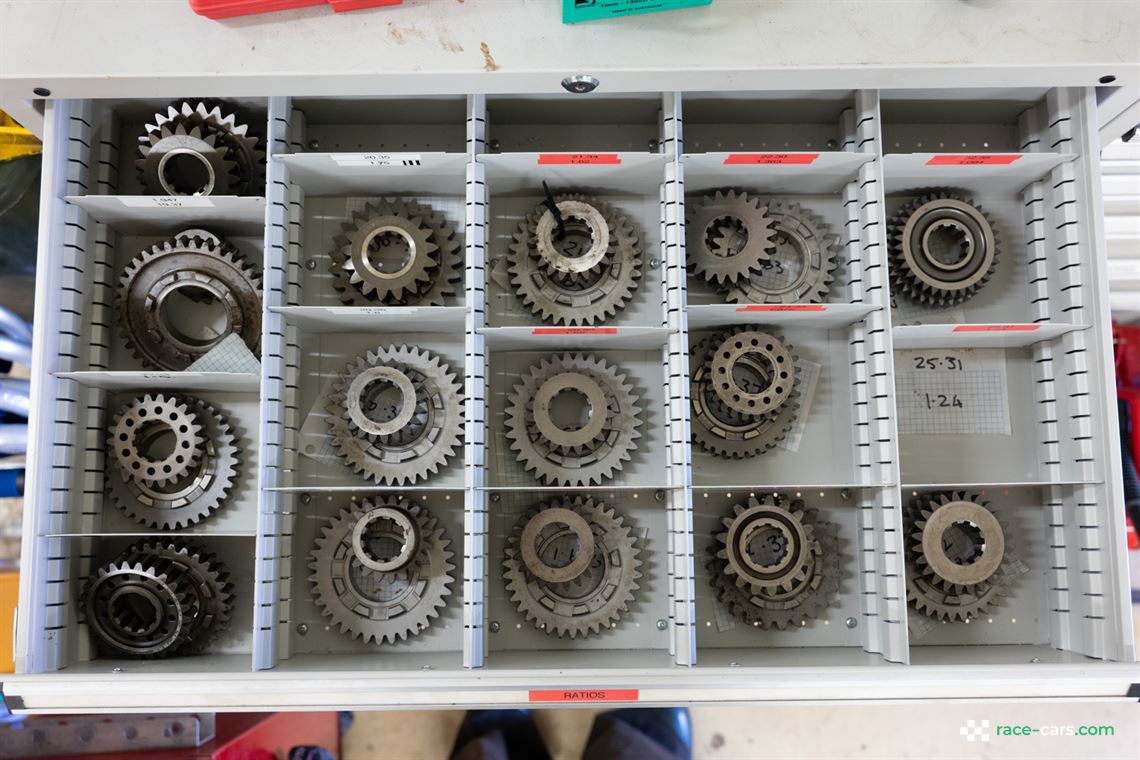 1969-mclaren-m10b-f5000---alan-hamilton