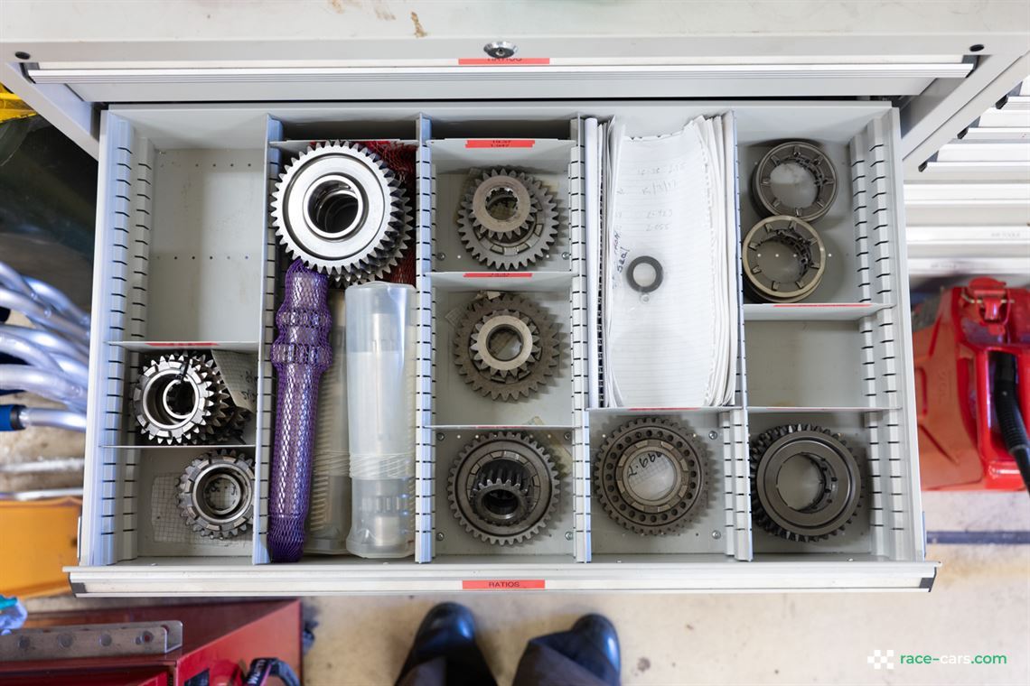 1969-mclaren-m10b-f5000---alan-hamilton