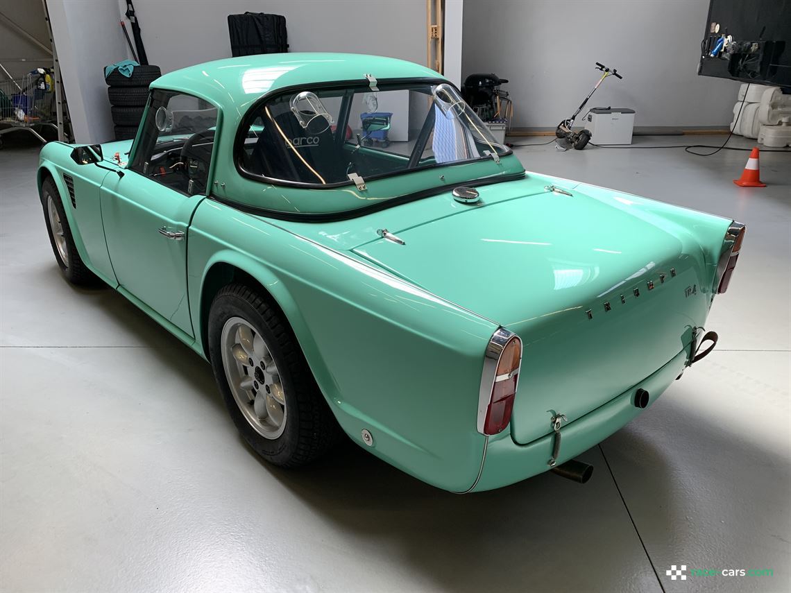 triumph-tr4