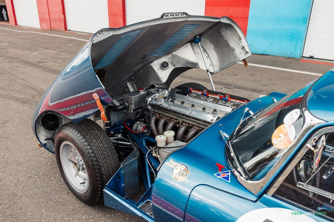 1963-jaguar-e-type-fhc-semi-lightweight