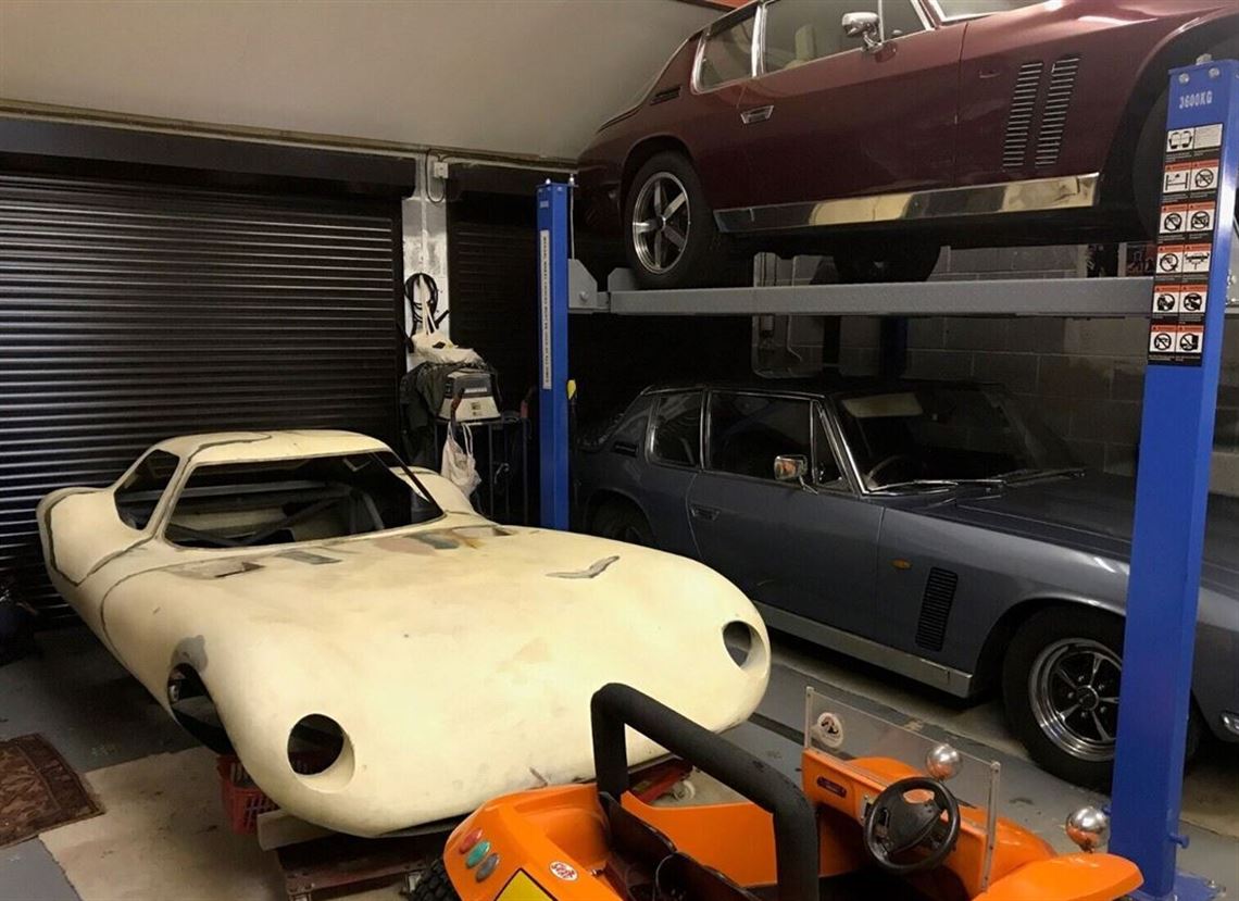 original-196667-fibreglass-trends-cheetah-gtr