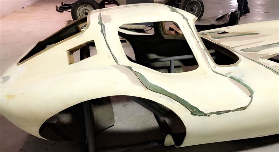 original-196667-fibreglass-trends-cheetah-gtr