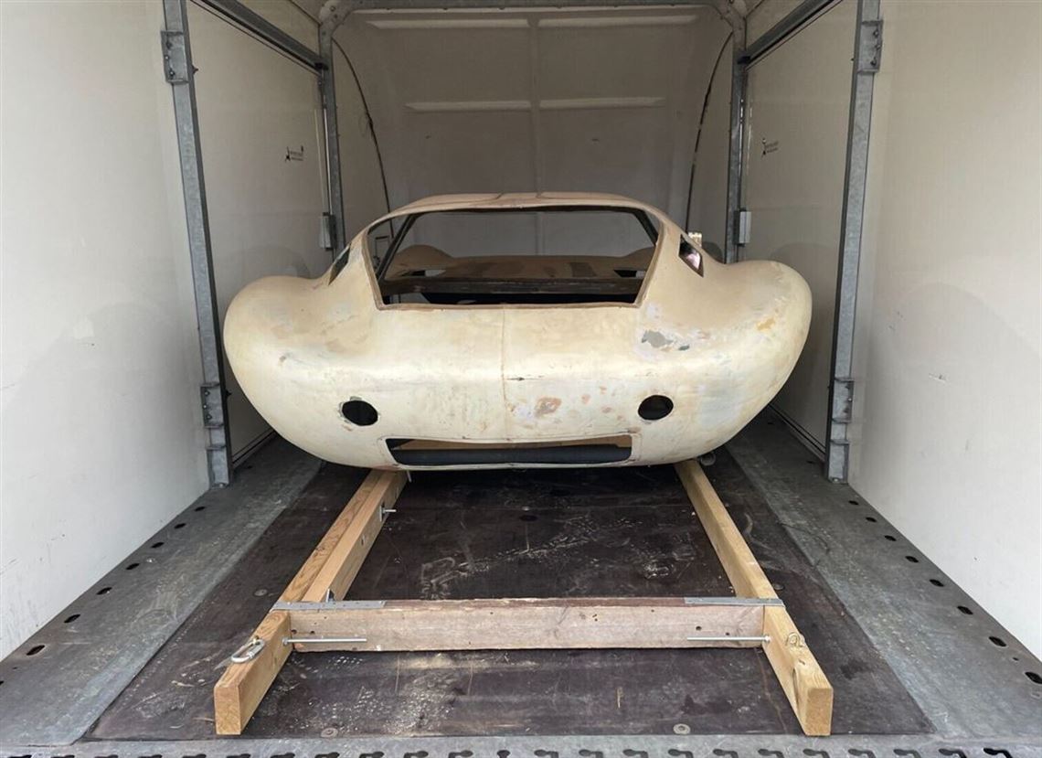 original-196667-fibreglass-trends-cheetah-gtr