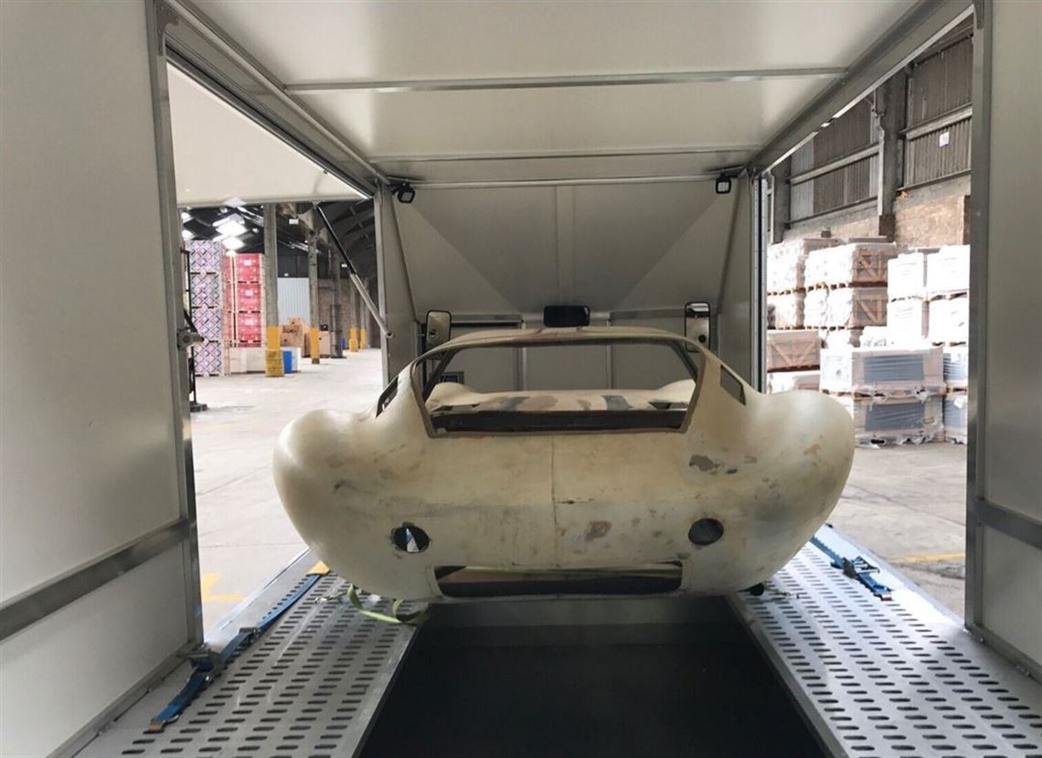 original-196667-fibreglass-trends-cheetah-gtr