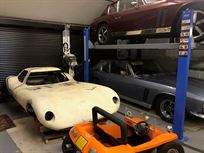 original-196667-fibreglass-trends-cheetah-gtr