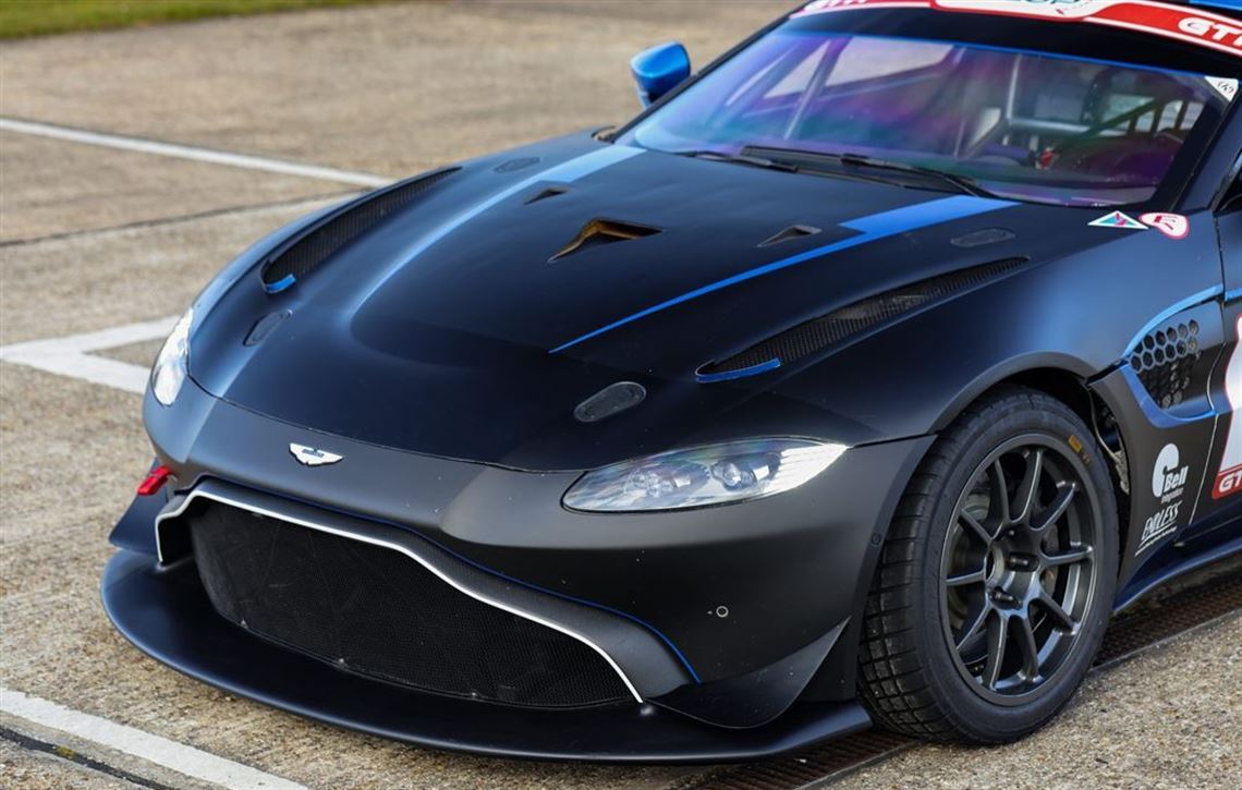 2022-aston-martin-vantage-amr-gt4