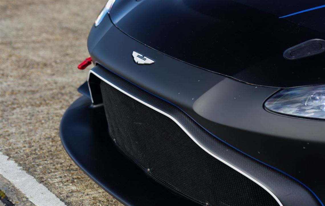 2022-aston-martin-vantage-amr-gt4