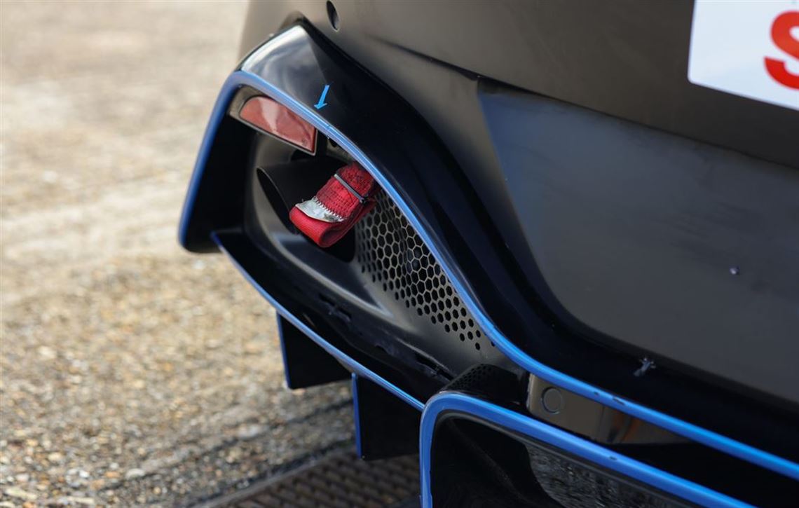 2022-aston-martin-vantage-amr-gt4