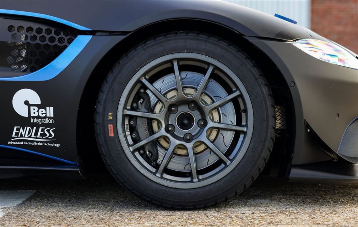 2022-aston-martin-vantage-amr-gt4