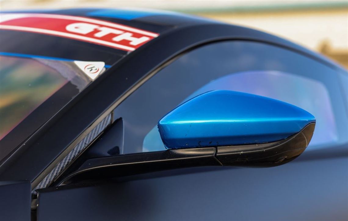 2022-aston-martin-vantage-amr-gt4